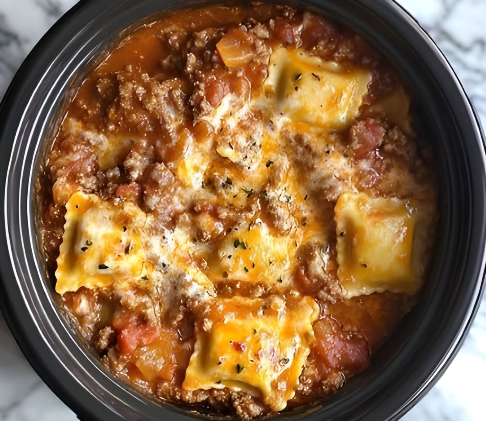 Slow Cooker Ravioli Lasagna: Cheesy Comfort in 4 Simple Steps